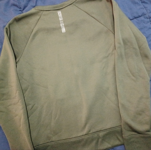Under Armour Pullover - Picture 4 of 5